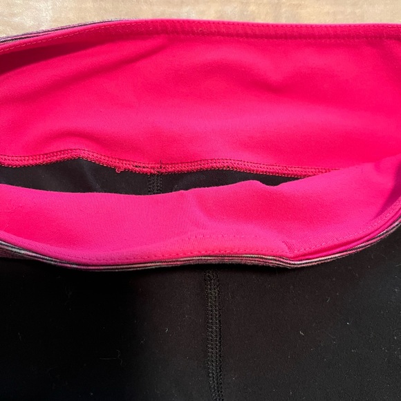 Lululemon Reversible Crop - Picture 2 of 4